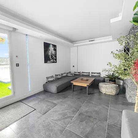 Terrasse Privee, Shower Exterieur, Parking Privee